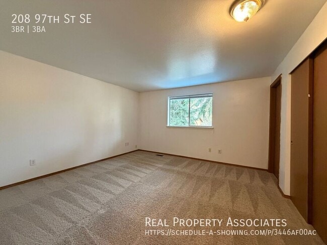 Building Photo - 208 97th St SE