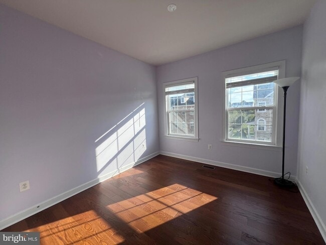 Building Photo - 1542 Kinnaird Terrace NE