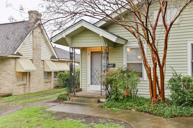 Building Photo - 5930 Velasco Ave