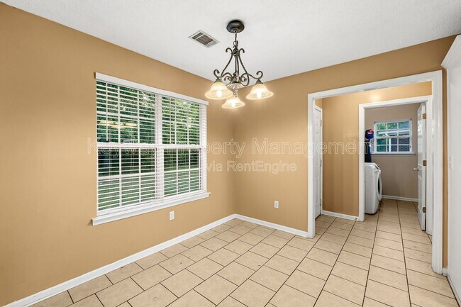 Building Photo - 3013 Heron Ct