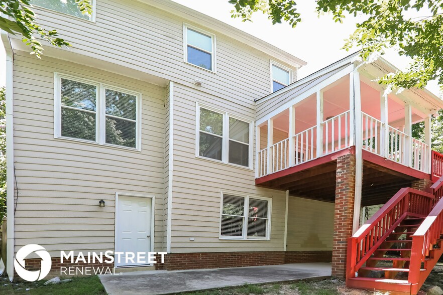 Building Photo - 1511 Groveland Trail