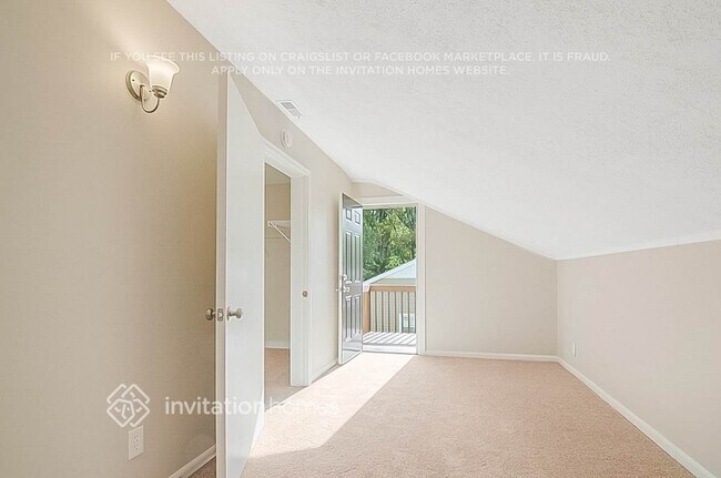 Building Photo - 911 Buckingham Rd