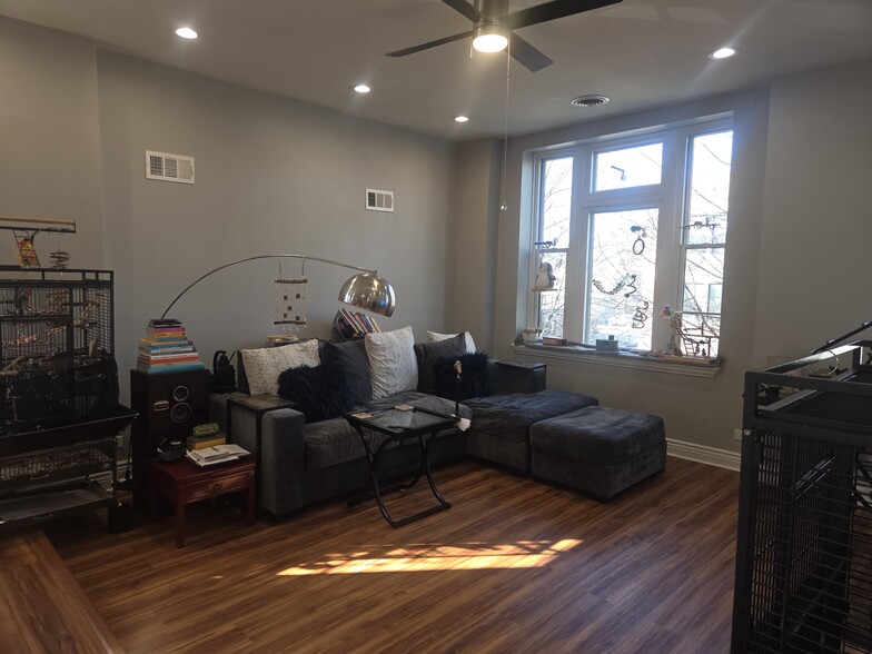 Building Photo - 2557 W Superior St