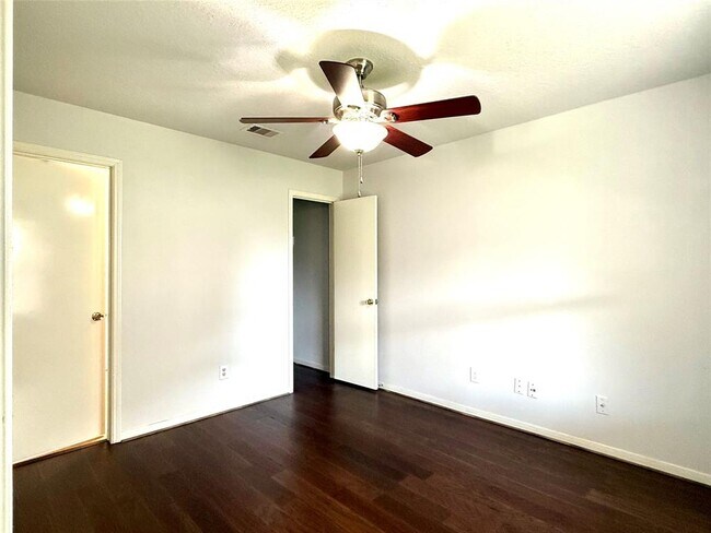 Building Photo - 5023 Natchez Ridge Ct