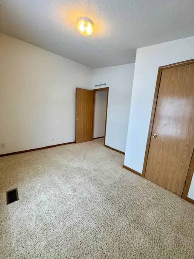 Building Photo - 3 Bedroom 2 Bathroom Modular