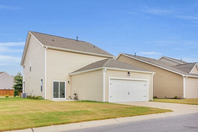 Building Photo - Come experience this beautiful new home and community for yourself.