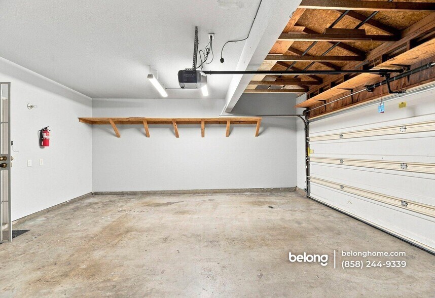 Building Photo - 2156 Lago Madero