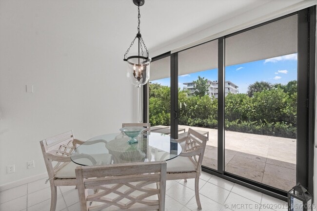 Building Photo - 2580 S Ocean Blvd