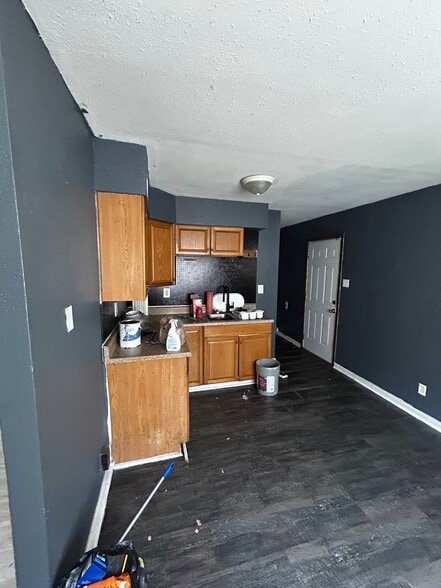 Building Photo - 13 Drexel Dr