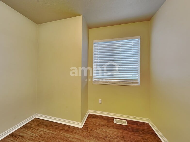 Building Photo - 1365 E 150 S