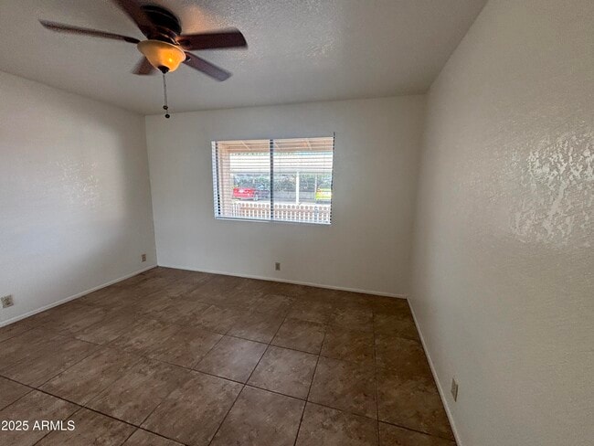 Building Photo - 840 S Main St