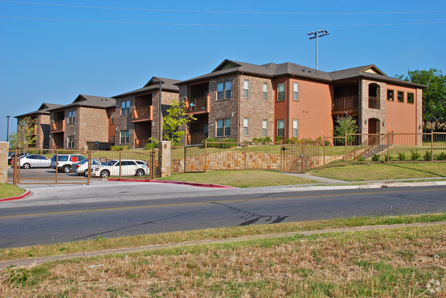 Primary Photo - Villas on the Hill