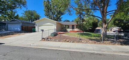 Building Photo - For Rent 3 bedroom 2 bath 2 car garage, Mi...