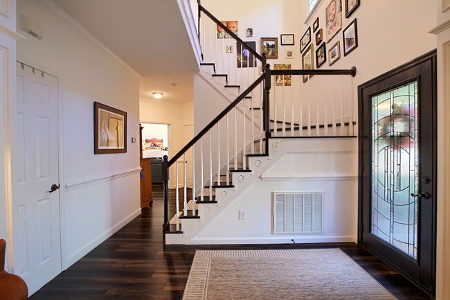 Building Photo - 106 Treis Trail