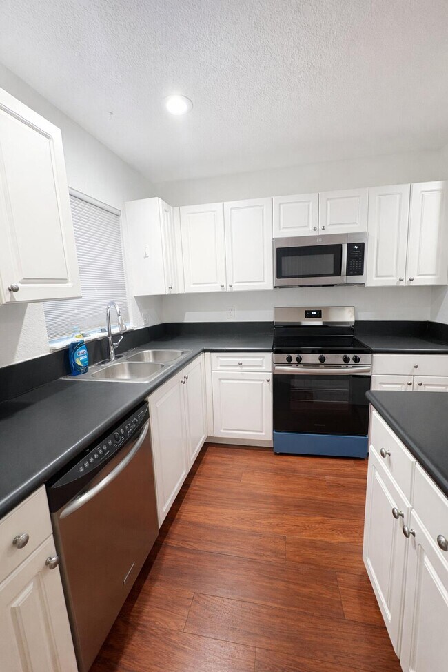 Building Photo - 2000 NW 99th Way