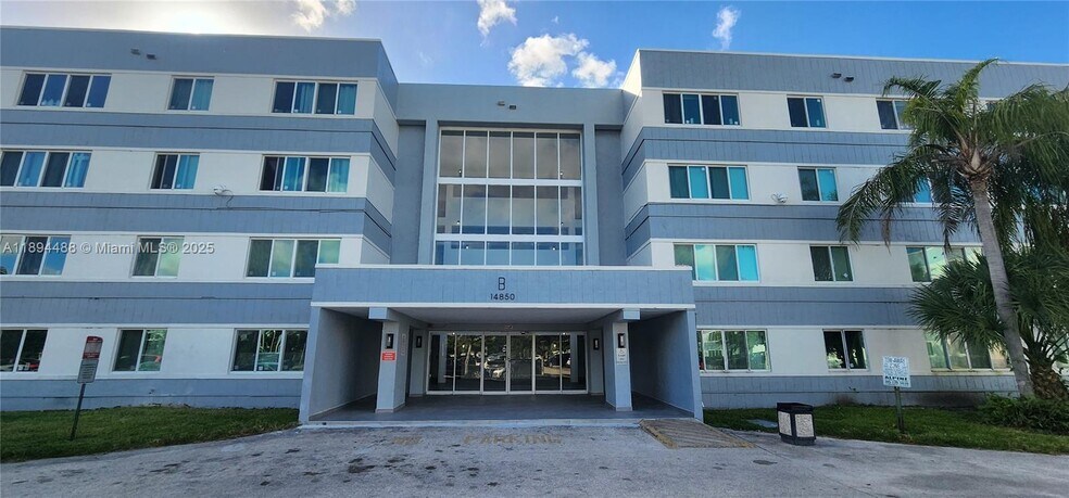 Primary Photo - 14850 Naranja Lakes Blvd