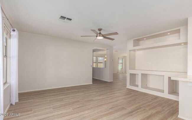 Building Photo - 3734 E Betsy Ln