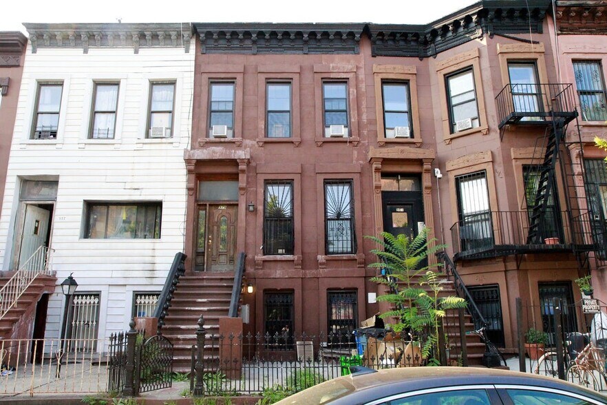 Building Photo - 979 Greene Ave