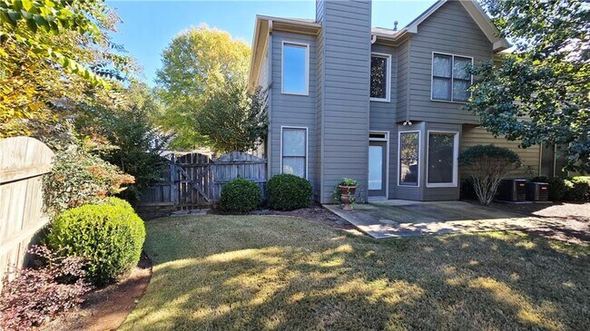 Building Photo - 223 Elmbrook Ln