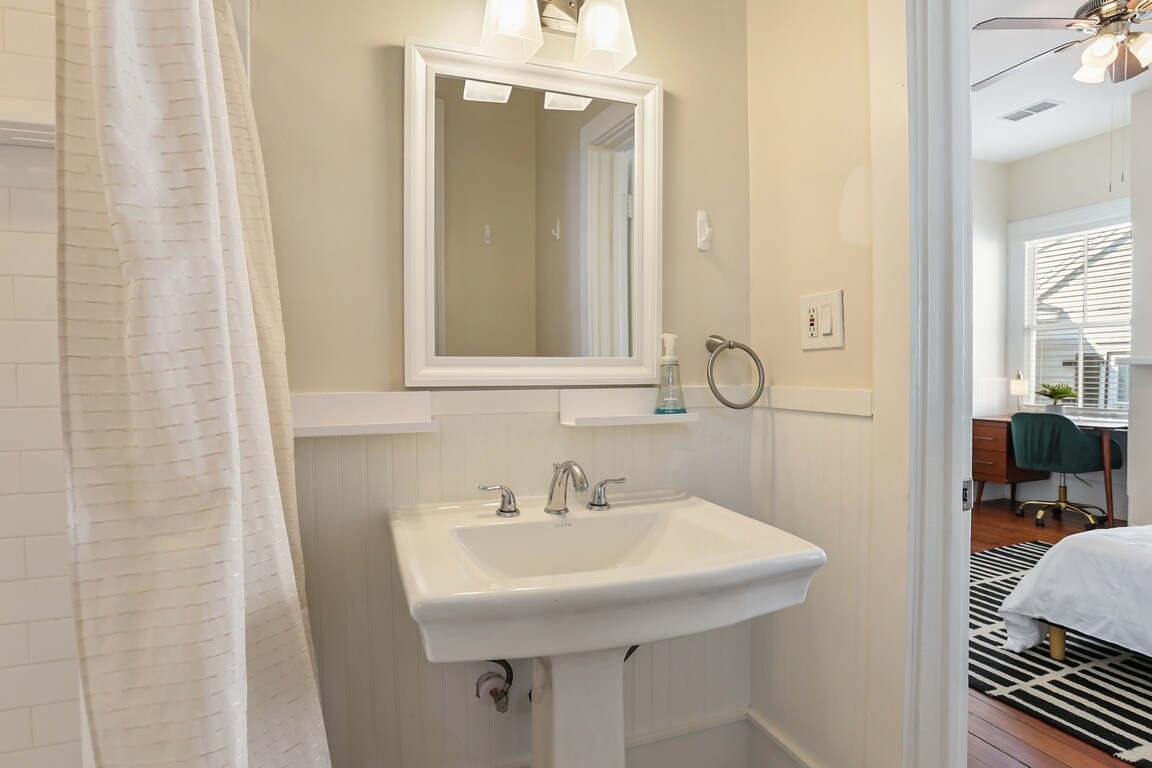 Building Photo - 303 W Park Ave