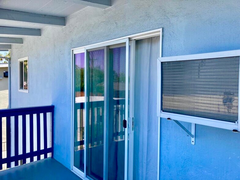 Building Photo - 907 Sharmon Palms Ln
