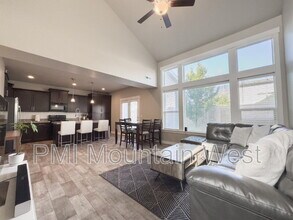Building Photo - 12702 Stone Heights Dr