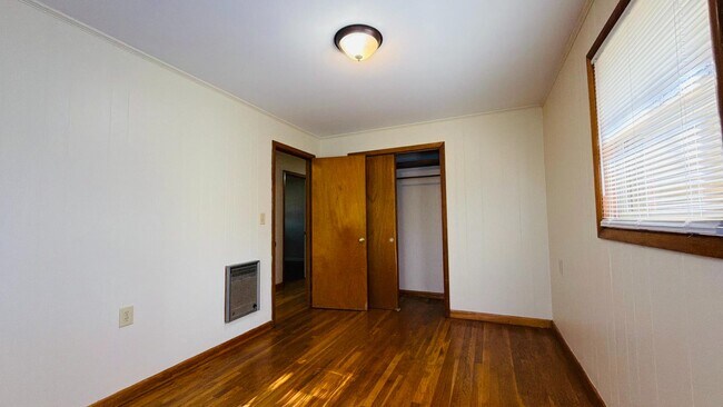 Building Photo - 494 Old Jonesboro Rd