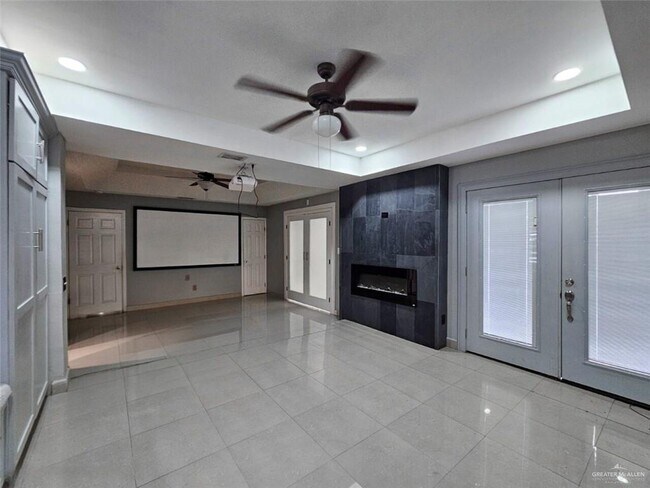 Building Photo - 2828 Highland Ave