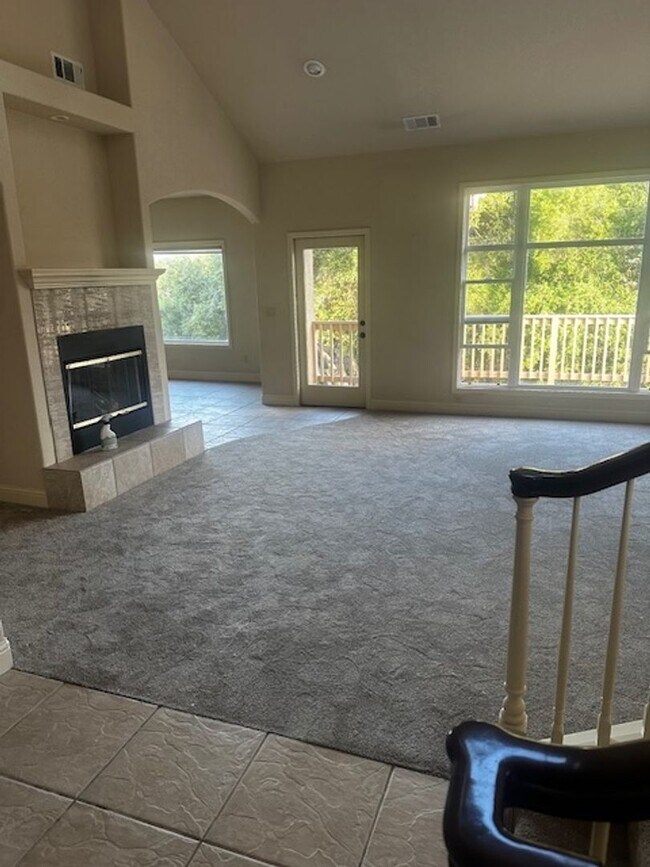 Building Photo - 3 Bedroom/2 Bath House available for rent in Arroyo Grande