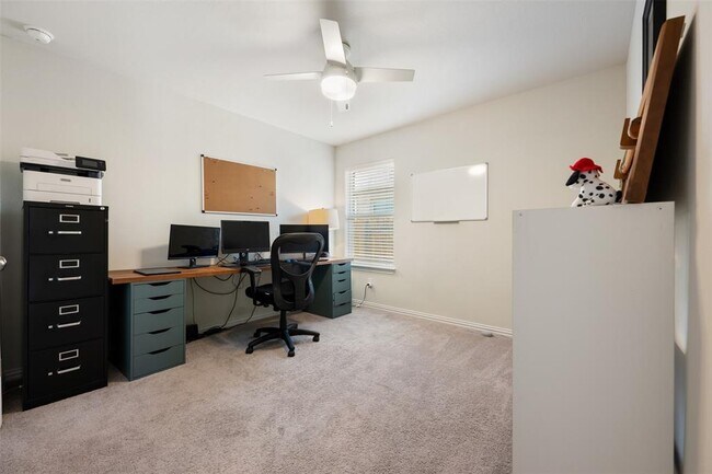 Building Photo - 303 Cold Riv Run