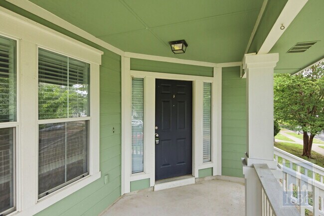 Building Photo - 437 Sampson