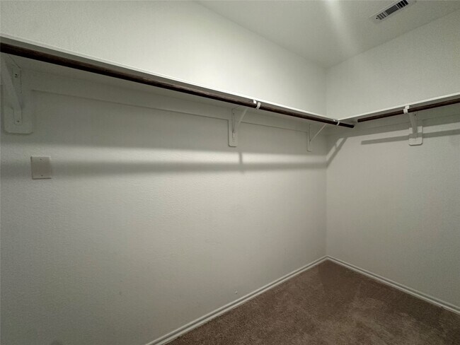 Building Photo - 11079 N Lake Mist Ln