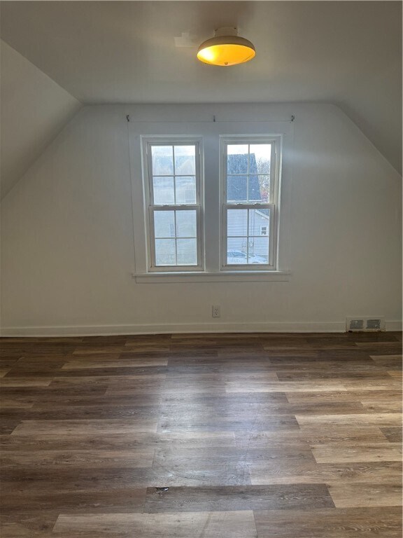 Building Photo - 304 1st St