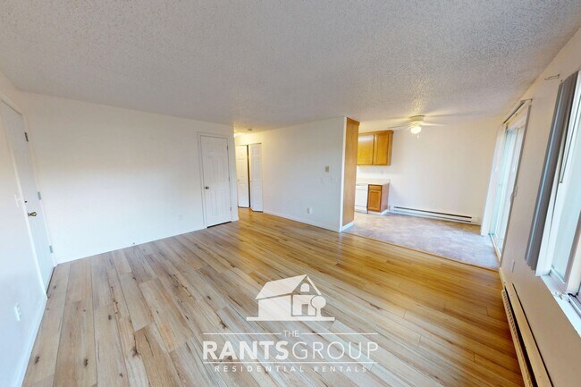 Building Photo - 850R -