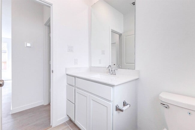 Building Photo - 27410 Sweetwater Bay Dr