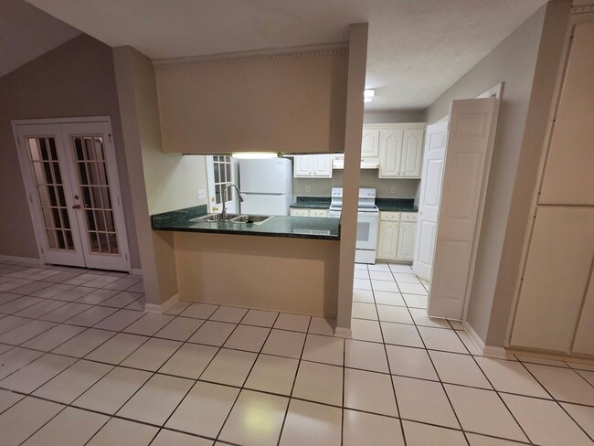 Building Photo - Elm Lake Golf Course House