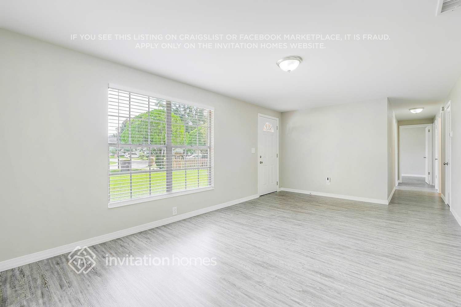 Building Photo - 8127 Kenwood Dr N