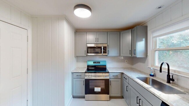 Building Photo - 1510 Woodhill Ln