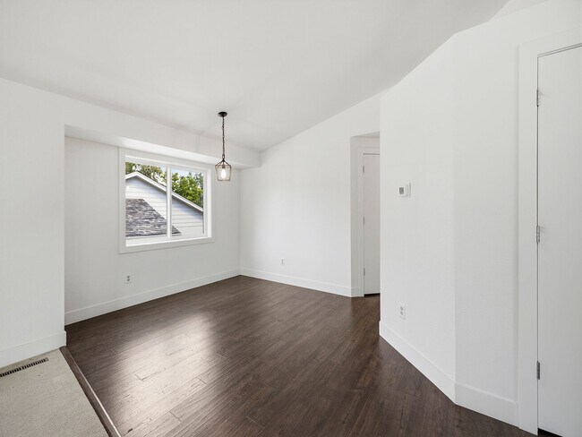 Building Photo - 2742 Pampas Dr