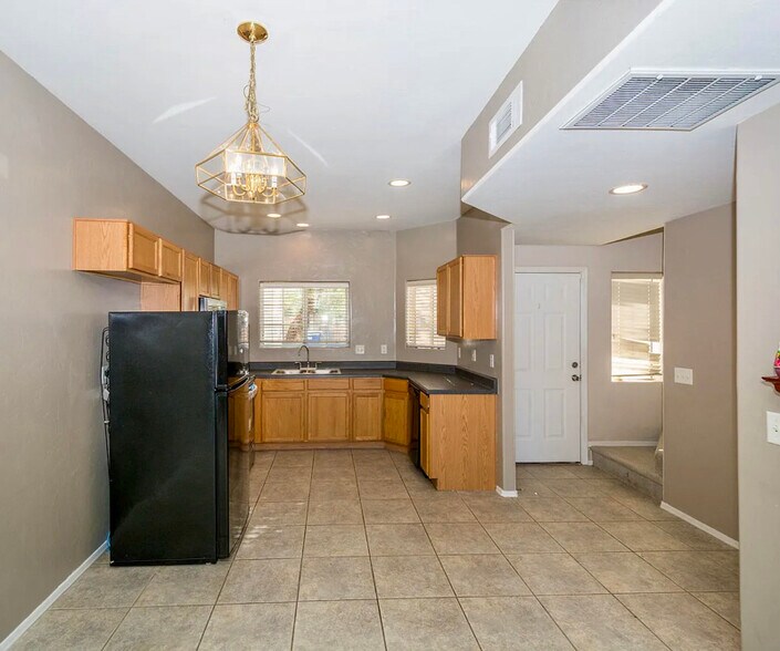 Building Photo - 2863 E Vespers Pl