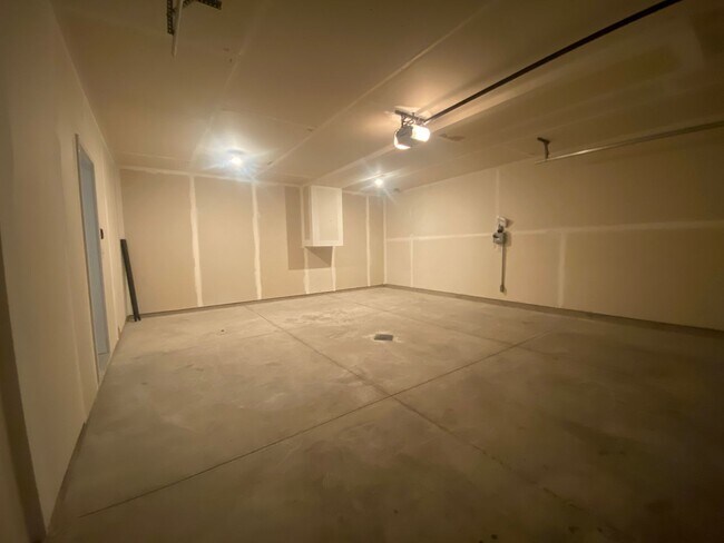 Building Photo - 3-Bed, 3-Bath Single Family Home in Moorhead!