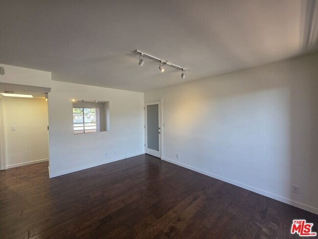 Building Photo - 2241 Branden St