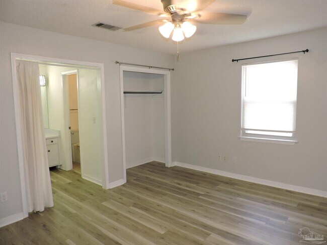Building Photo - 2323 Silversides Loop