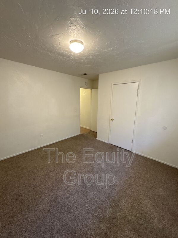 Building Photo - 81 E Hazelwood Dr
