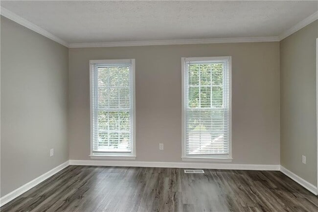 Building Photo - 1595 Thoreau Dr