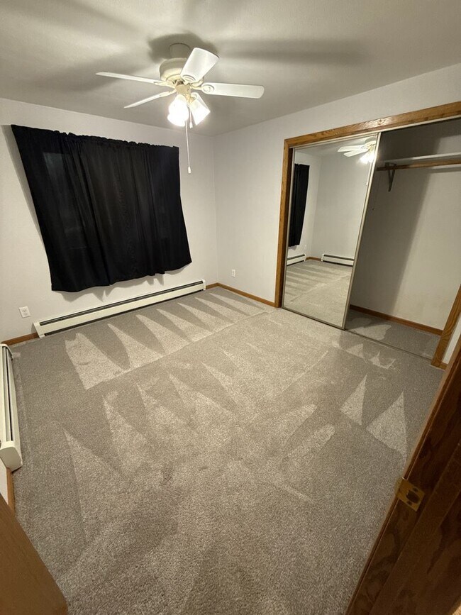 Building Photo - 1021 5th Ave SW