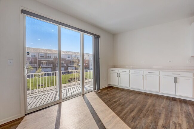 Building Photo - 2924 Reflection Dr