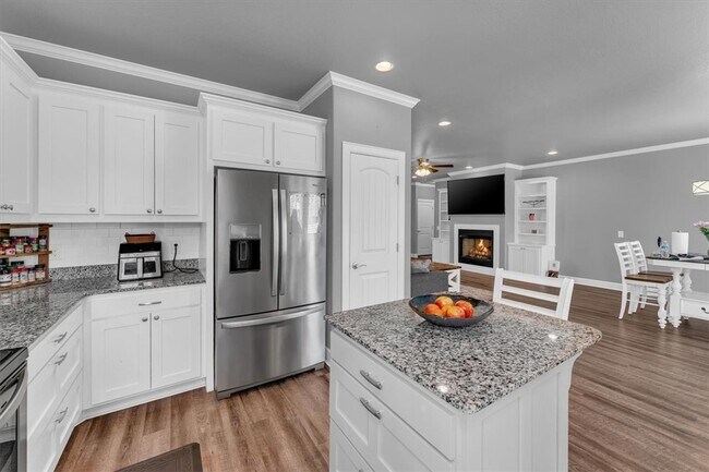 Building Photo - 25 Ruthwell Dr
