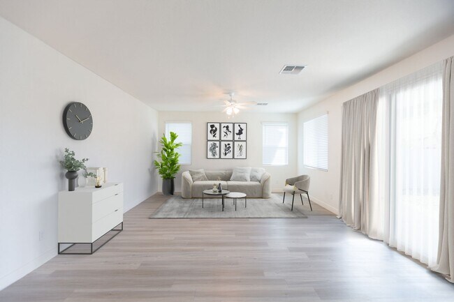 Building Photo - 2327 S Wycliff Cir