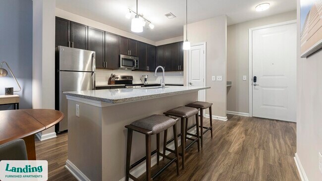 Building Photo - 915 Brentmoor Dr